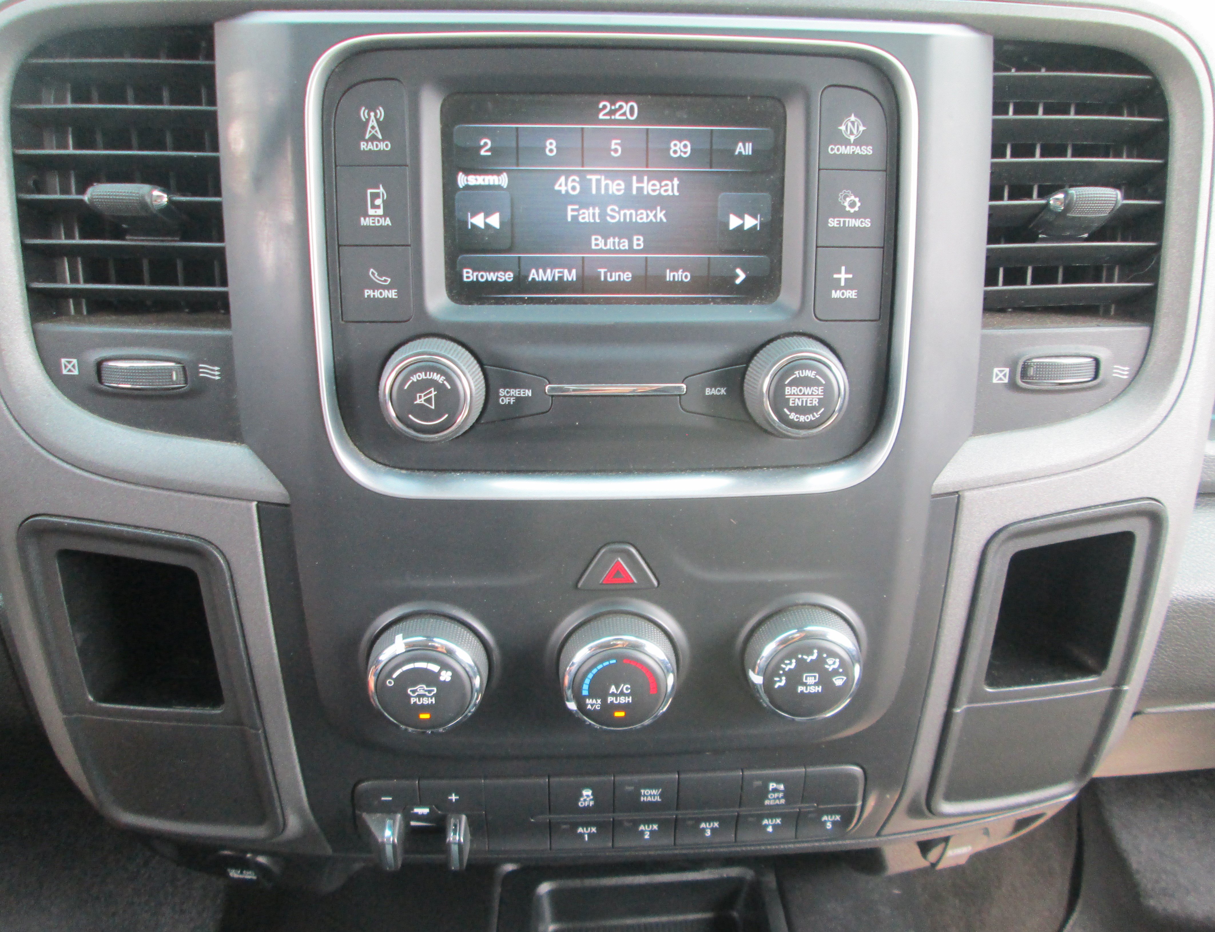 Used 2018 RAM 2500 Tradesman w/ Chrome Appearance Group AWD/4WD image 12