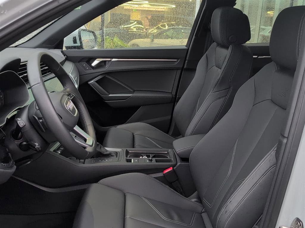 Used 2025 Audi Q3 2.0T Premium w/ Convenience Package image 10