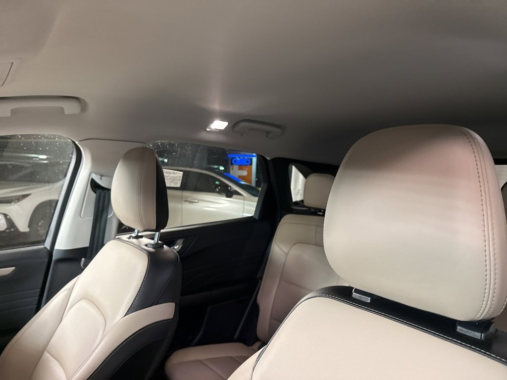 Used 2022 Ford Escape SEL image 12