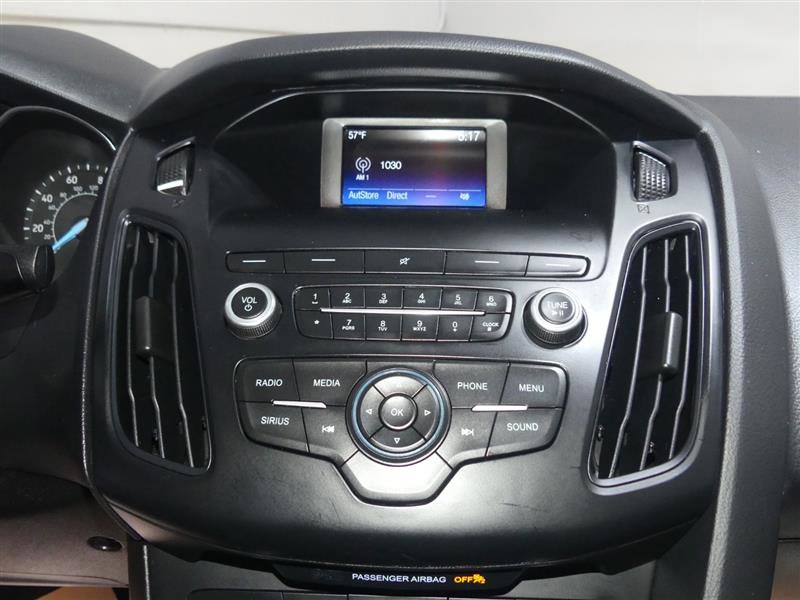 Used 2018 Ford Focus SE w/ SE Appearance Package image 35