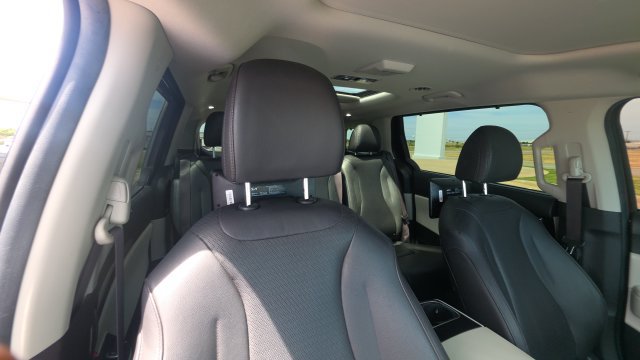 Used 2024 Kia Carnival SX Prestige FWD image 30