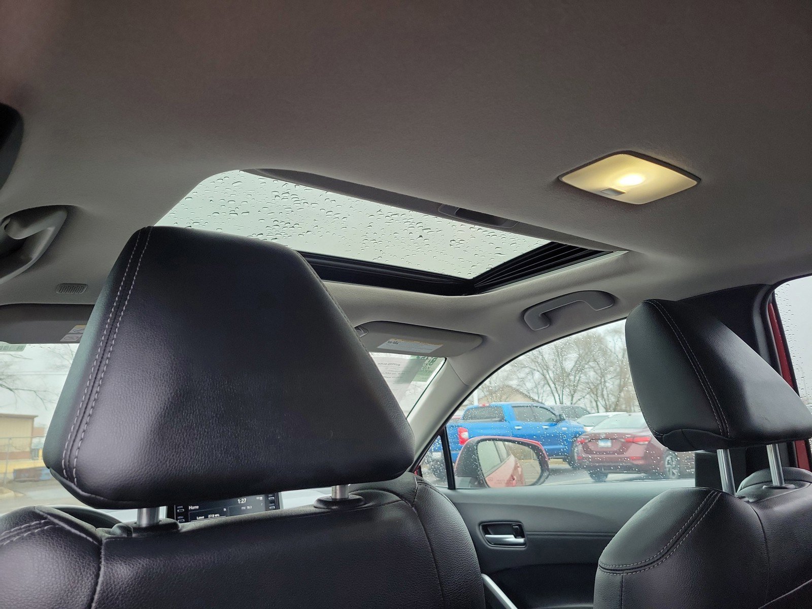 Used 2022 Toyota Corolla Cross XLE w/ Convenience Package AWD/4WD image 12