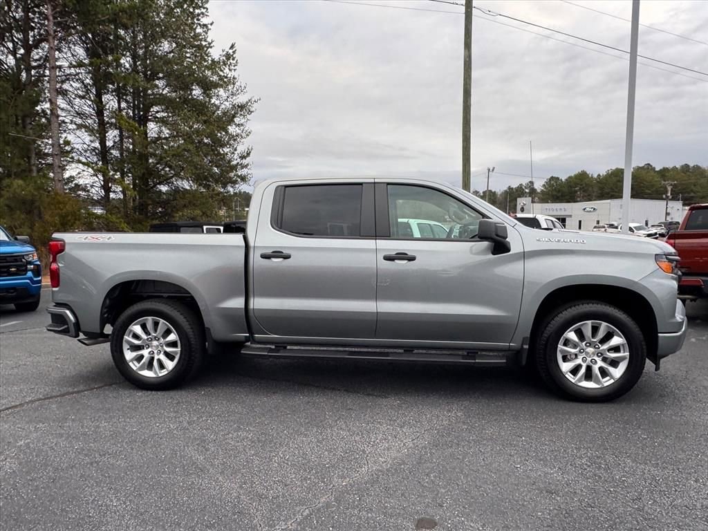 Used 2025 Chevrolet Silverado 1500 Custom AWD/4WD image 2
