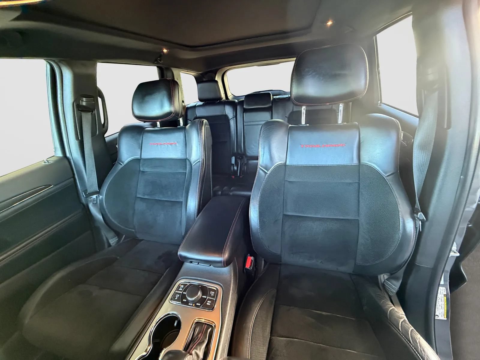 Used 2017 Jeep Grand Cherokee Trailhawk w/ Trailhawk Luxury Group AWD/4WD image 13