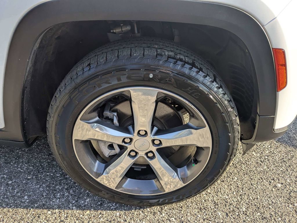 Used 2022 Jeep Grand Cherokee L Limited AWD/4WD image 11