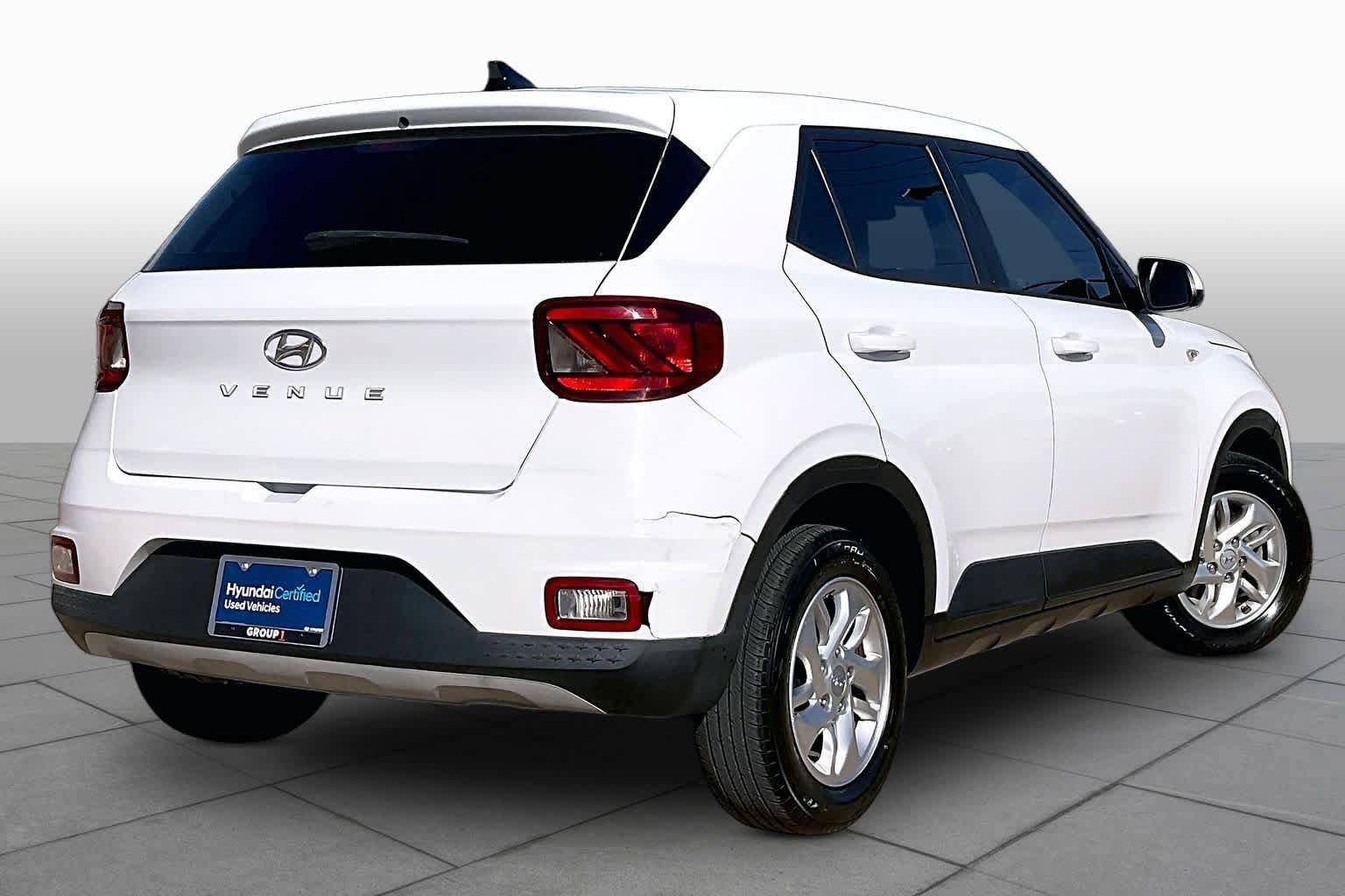 Used 2021 Hyundai Venue SE FWD image 13