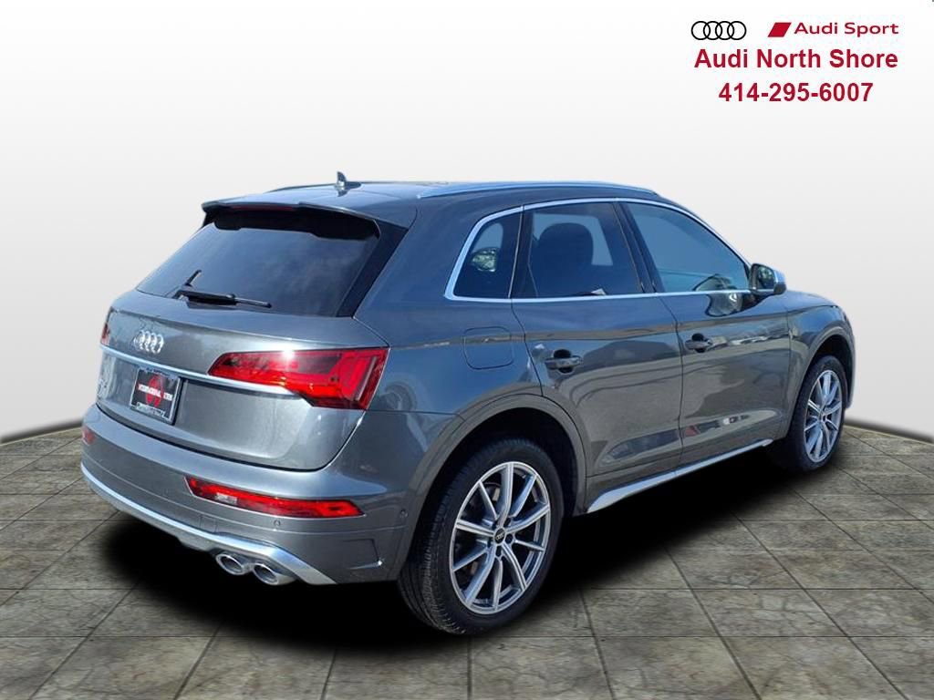 Used 2024 Audi SQ5 Prestige w/ Prestige Package image 2