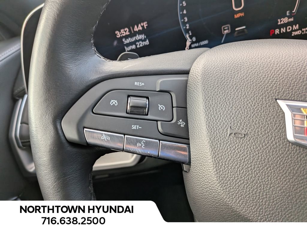 Used 2025 Cadillac XT4 Premium Luxury image 29