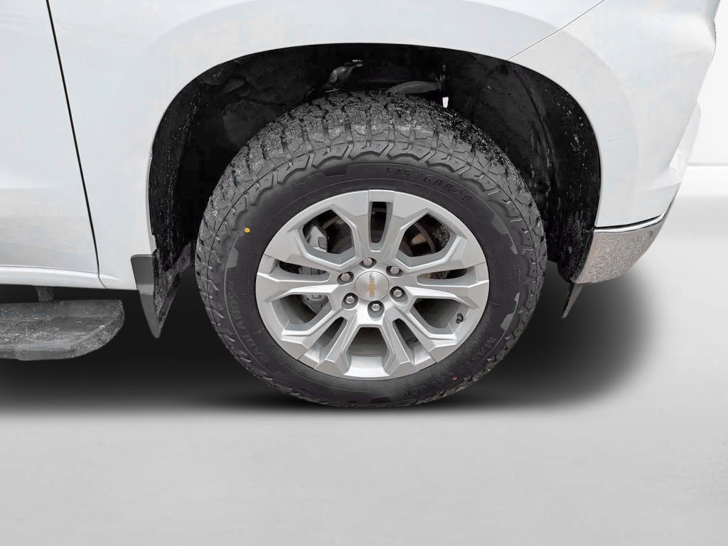 Used 2024 Chevrolet Silverado 1500 LTZ w/ LTZ Convenience Package II AWD/4WD image 32