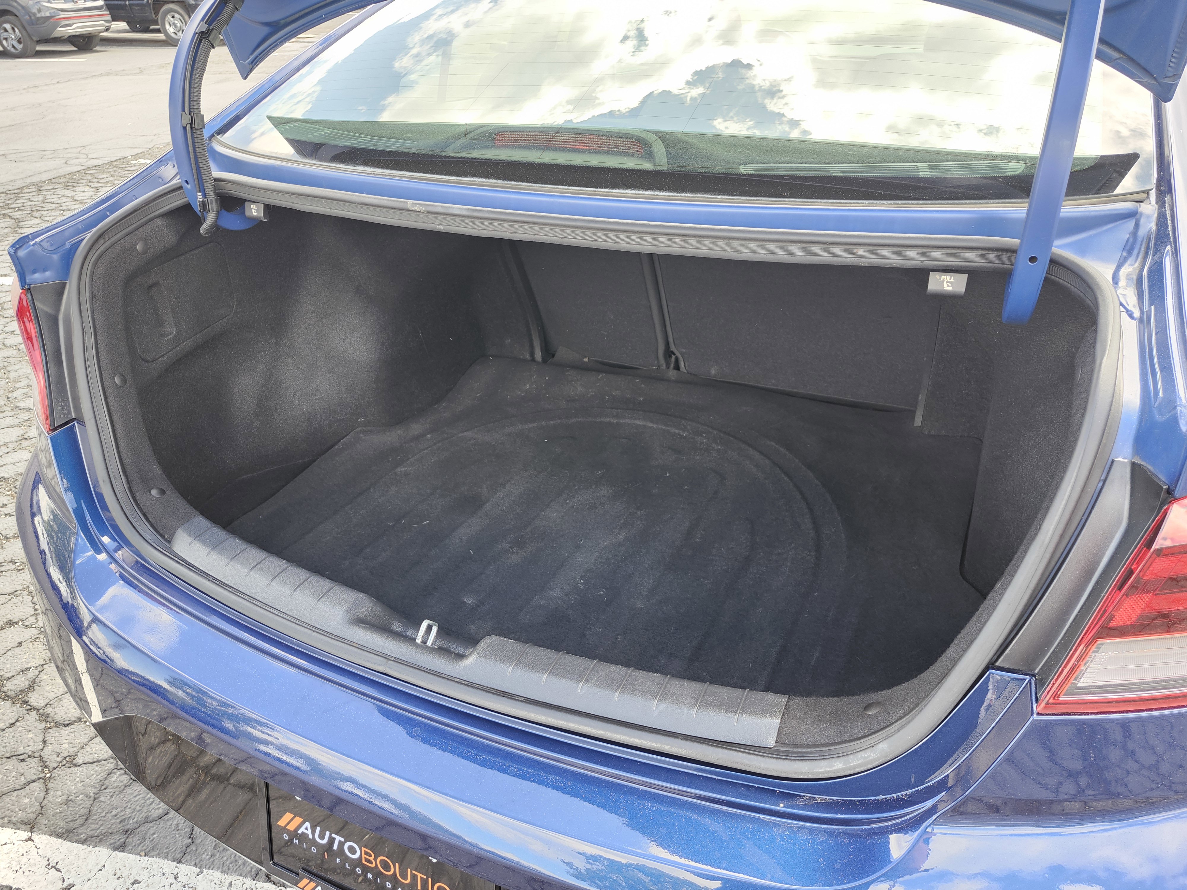 Used 2019 Hyundai Elantra Value Edition FWD image 14