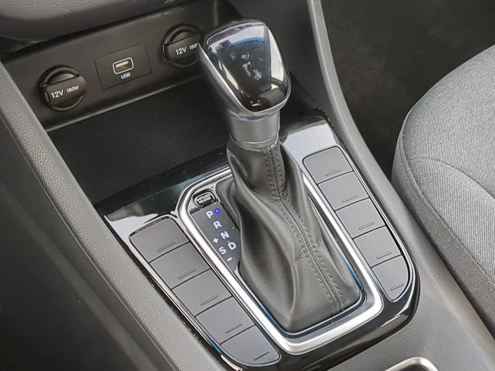 Used 2020 Hyundai Ioniq Blue image 31