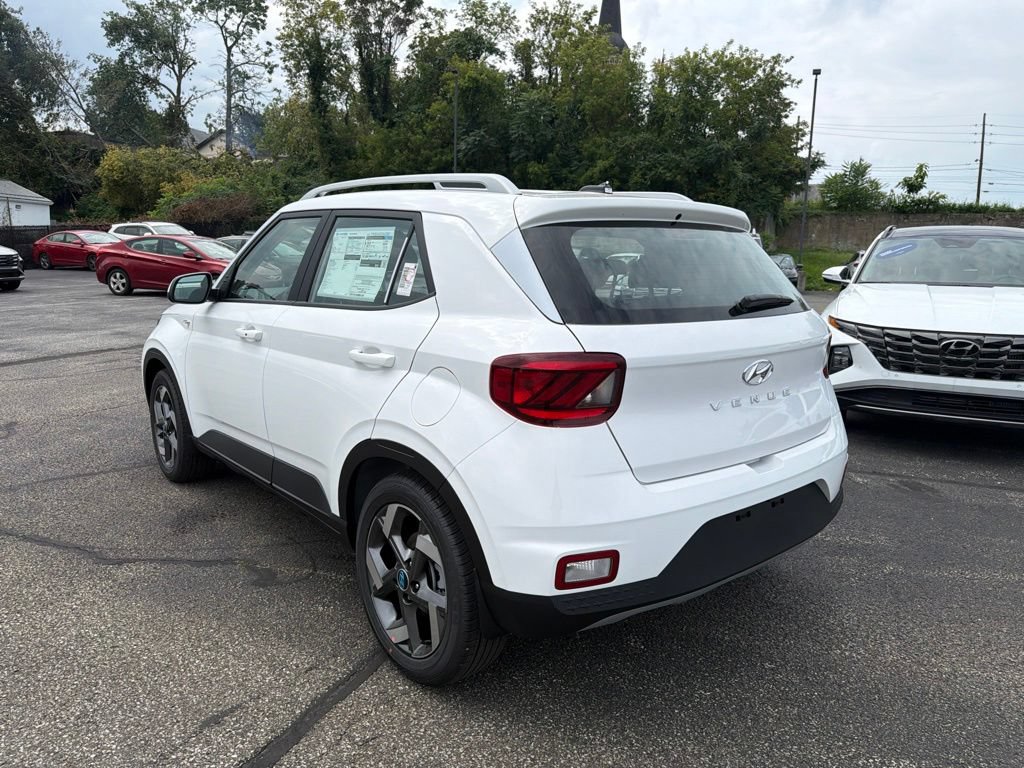 New 2026 Hyundai Venue SEL FWD image 5
