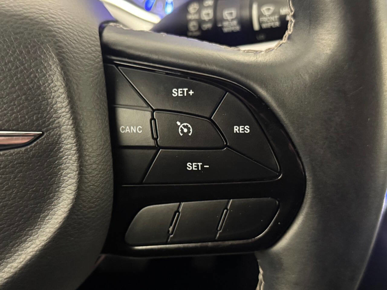 Used 2018 Chrysler Pacifica Touring-L w/ Premium Audio Group image 24