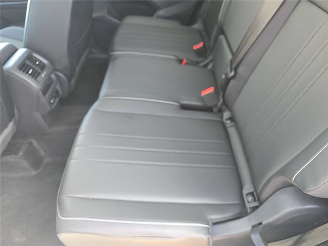 Used 2024 Volkswagen Tiguan SE FWD image 12
