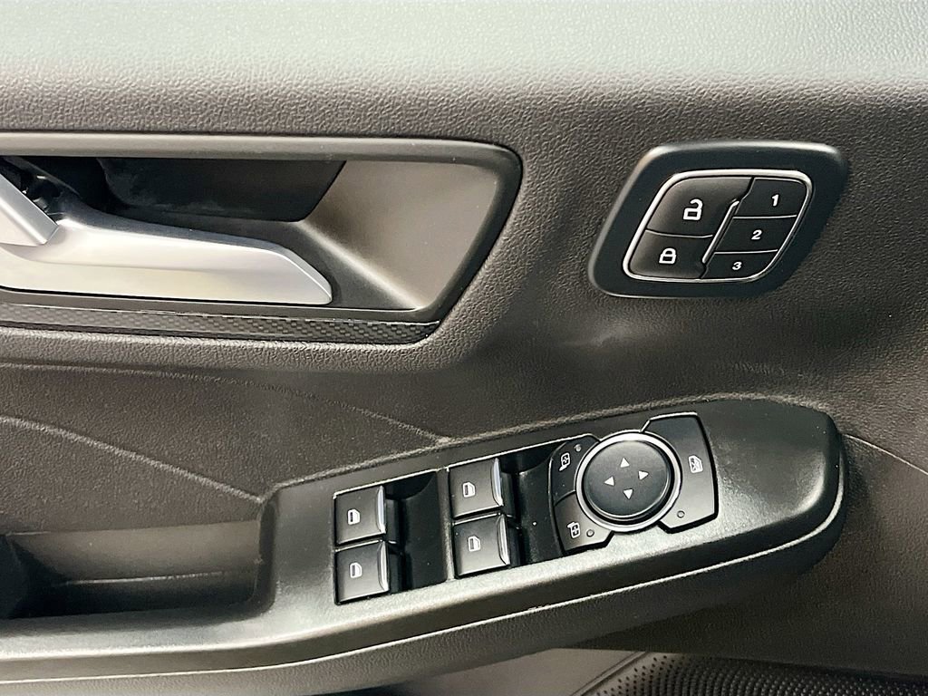 Used 2025 Ford Escape ST-Line Elite w/ Premium Technology Package image 18