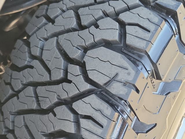 Certified 2022 Ford F150 Raptor w/ Equipment Group 801A High image 30