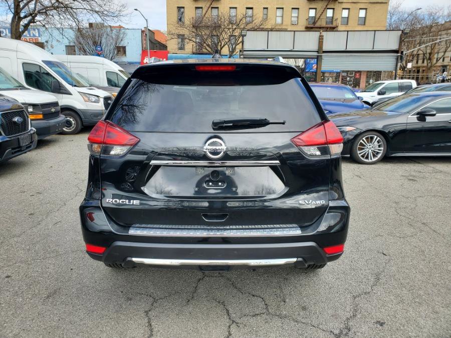 Used 2018 Nissan Rogue SV image 7