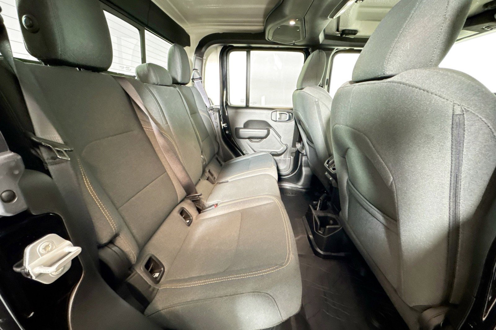 Used 2025 Jeep Gladiator Sport image 24