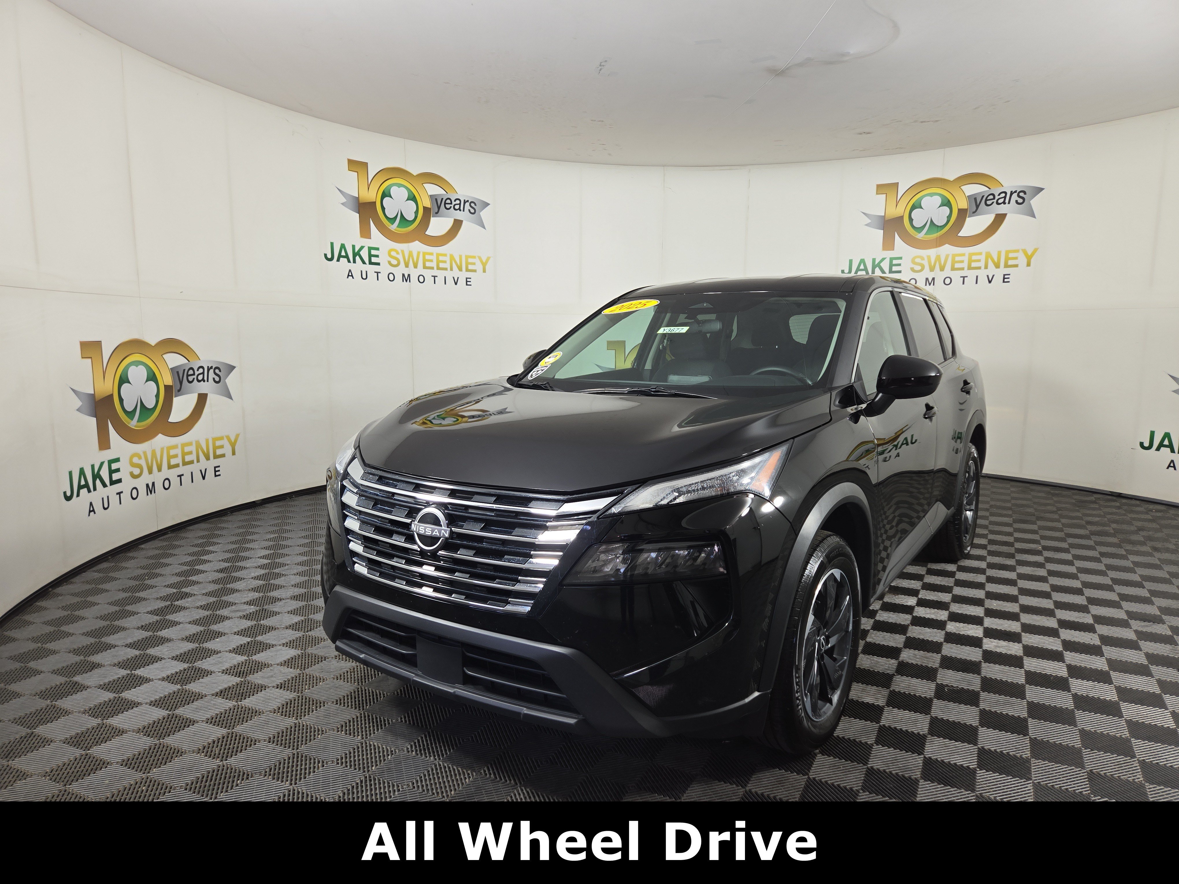 Used 2025 Nissan Rogue SV AWD/4WD image 3