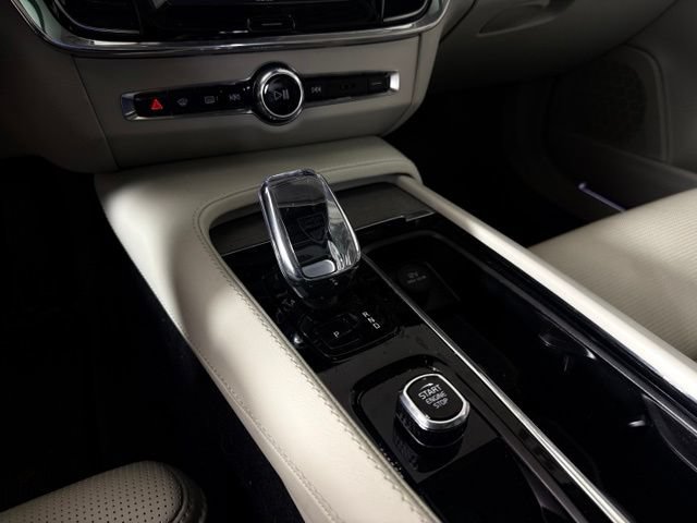 Used 2025 Volvo V90 B6 Cross Country Ultra w/ Climate Package AWD/4WD image 22