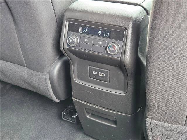 Used 2023 GMC Acadia SLE image 22