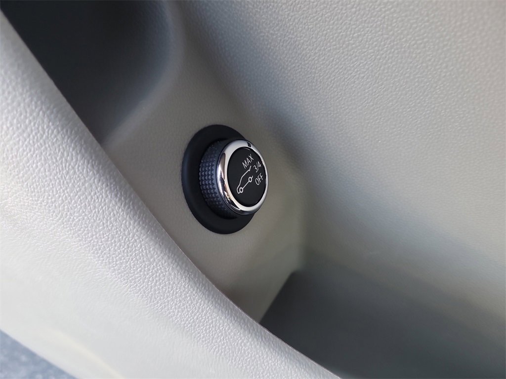 Used 2022 Cadillac XT4 Premium Luxury w/ Safety Alert Package image 16