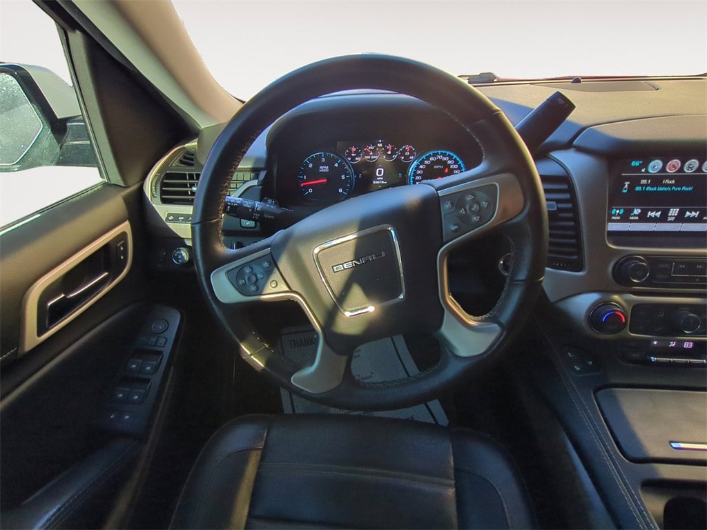 Used 2018 GMC Yukon XL Denali image 12