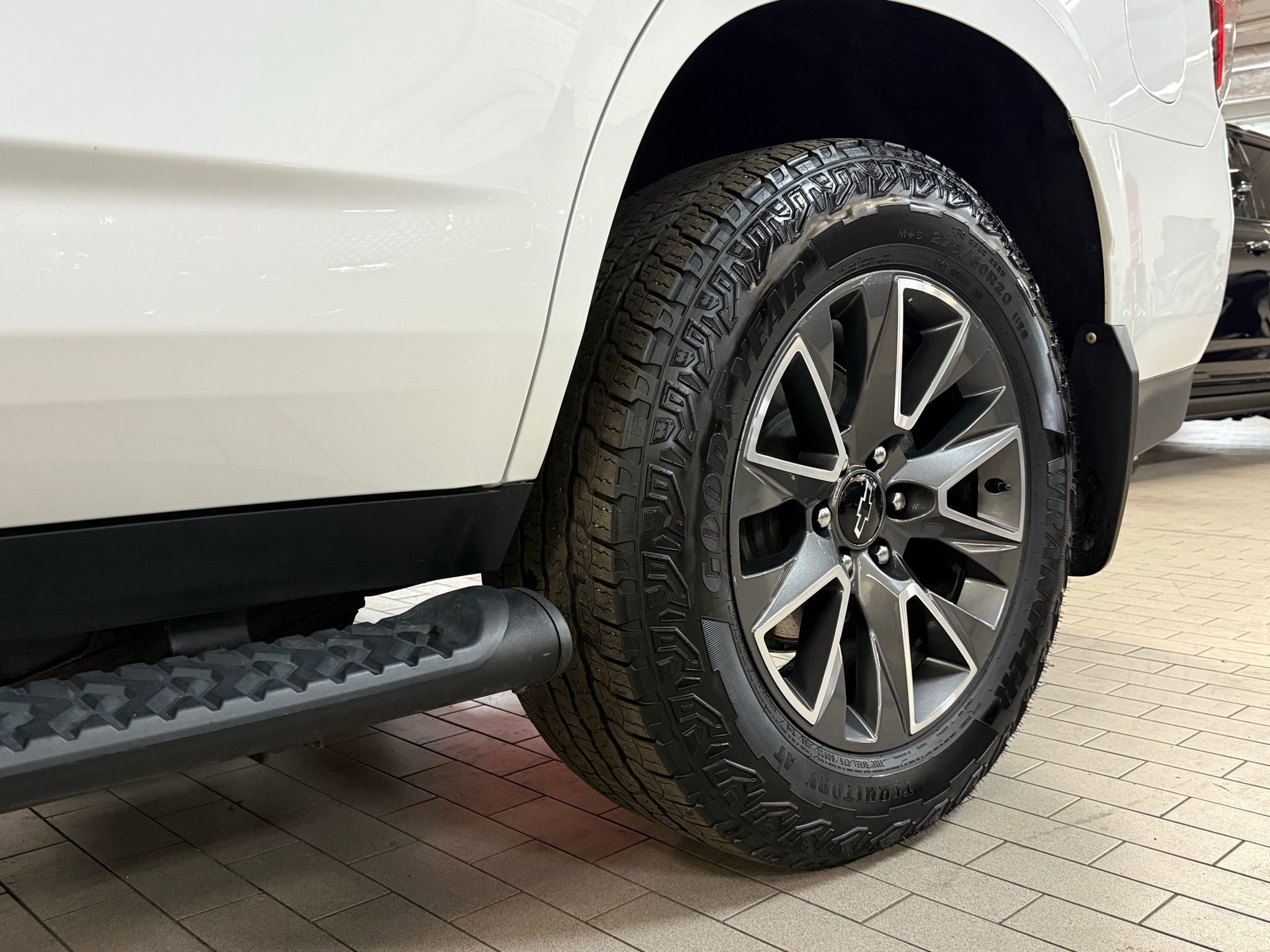 Used 2023 Chevrolet Tahoe Z71 image 11