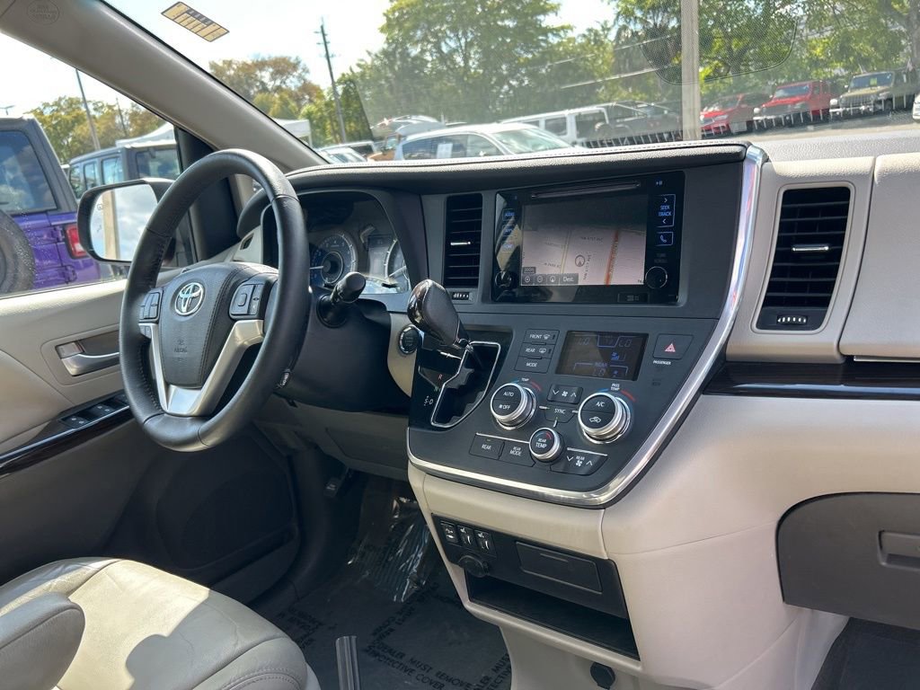 Used 2017 Toyota Sienna XLE w/ XLE Navigation Package image 24