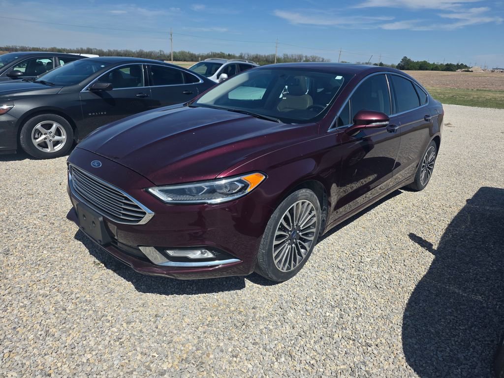 Used 2017 Ford Fusion SE w/ Fusion SE Technology Package image 3