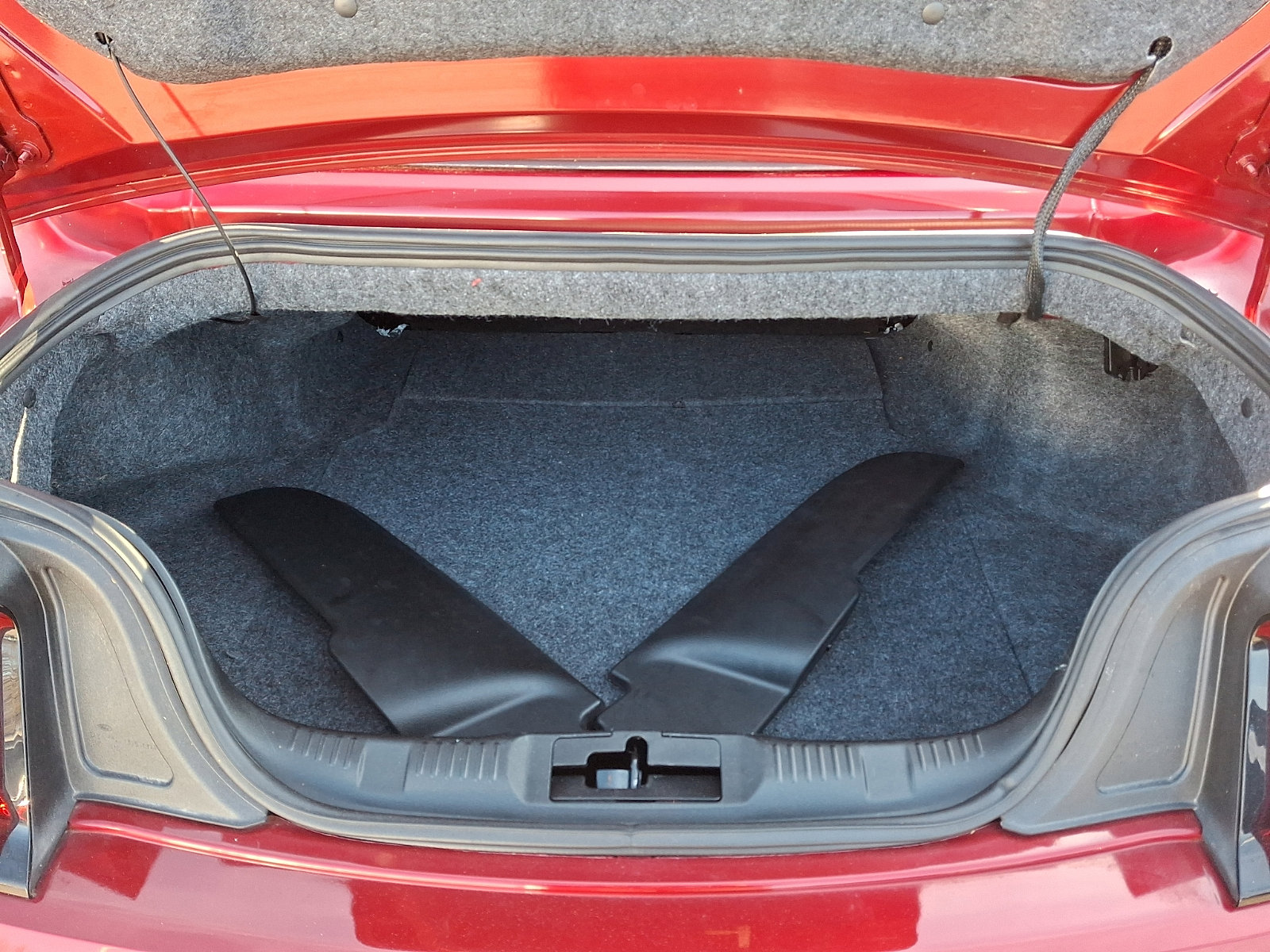 Certified 2019 Ford Mustang GT Premium w/ Black Accent Package image 31