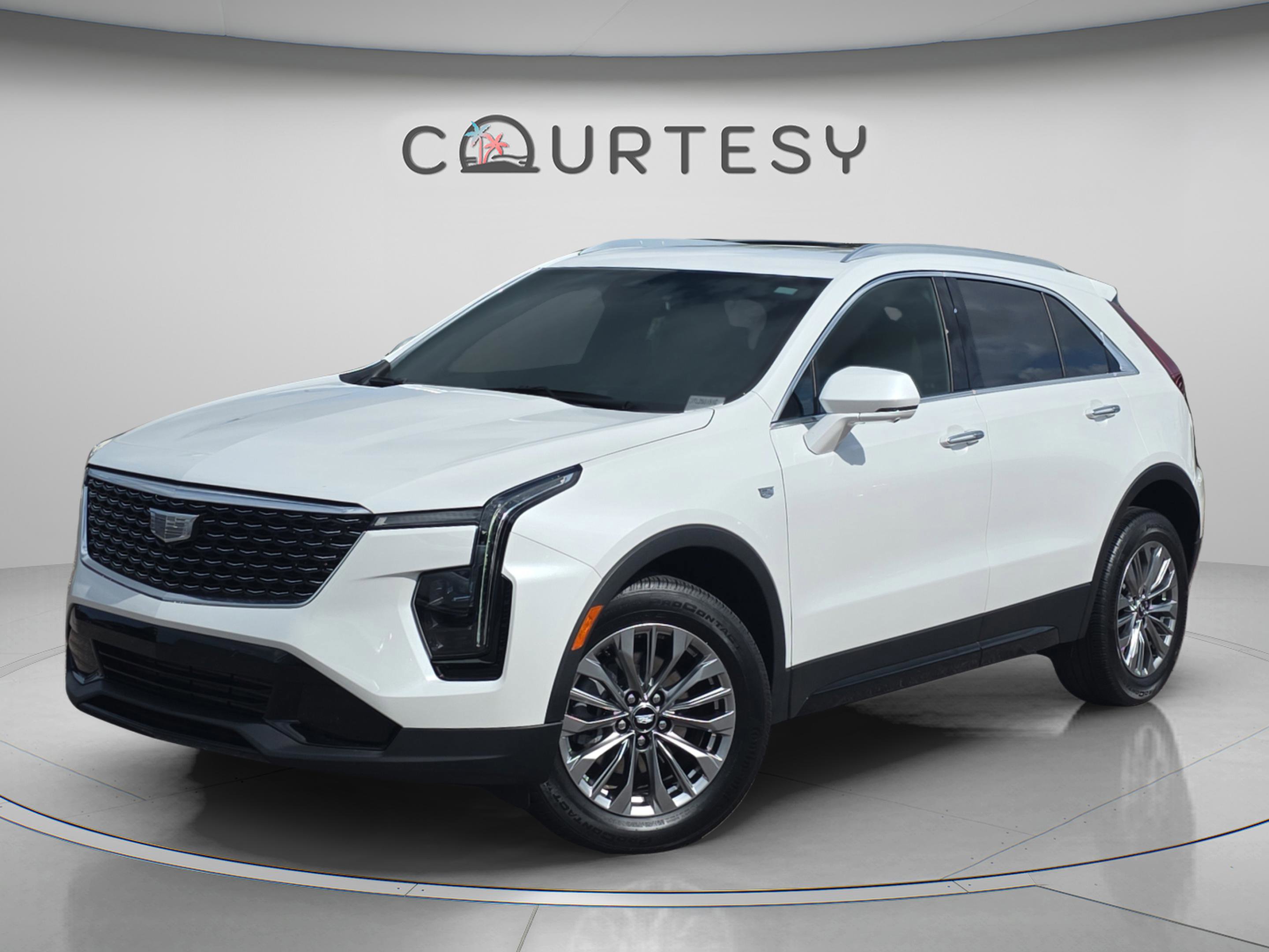 Used 2025 Cadillac XT4 Premium Luxury w/ Cold Weather Package FWD image 1