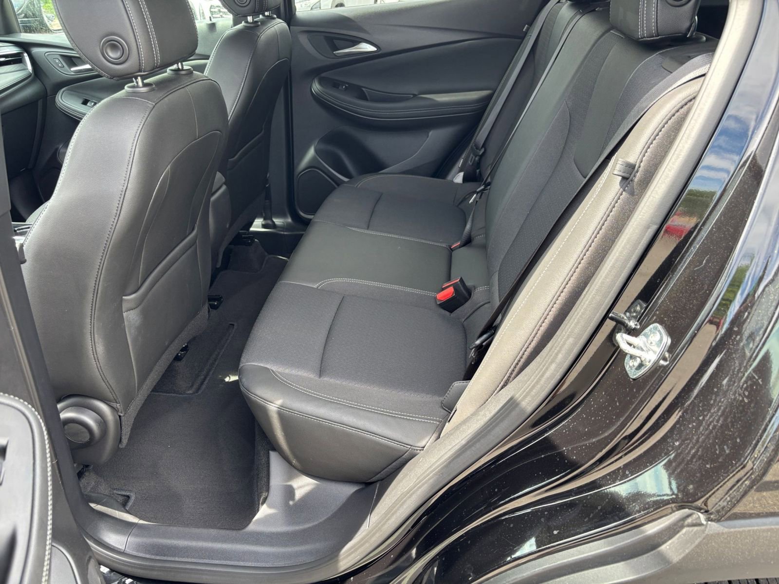 Used 2025 Buick Encore GX Preferred image 24