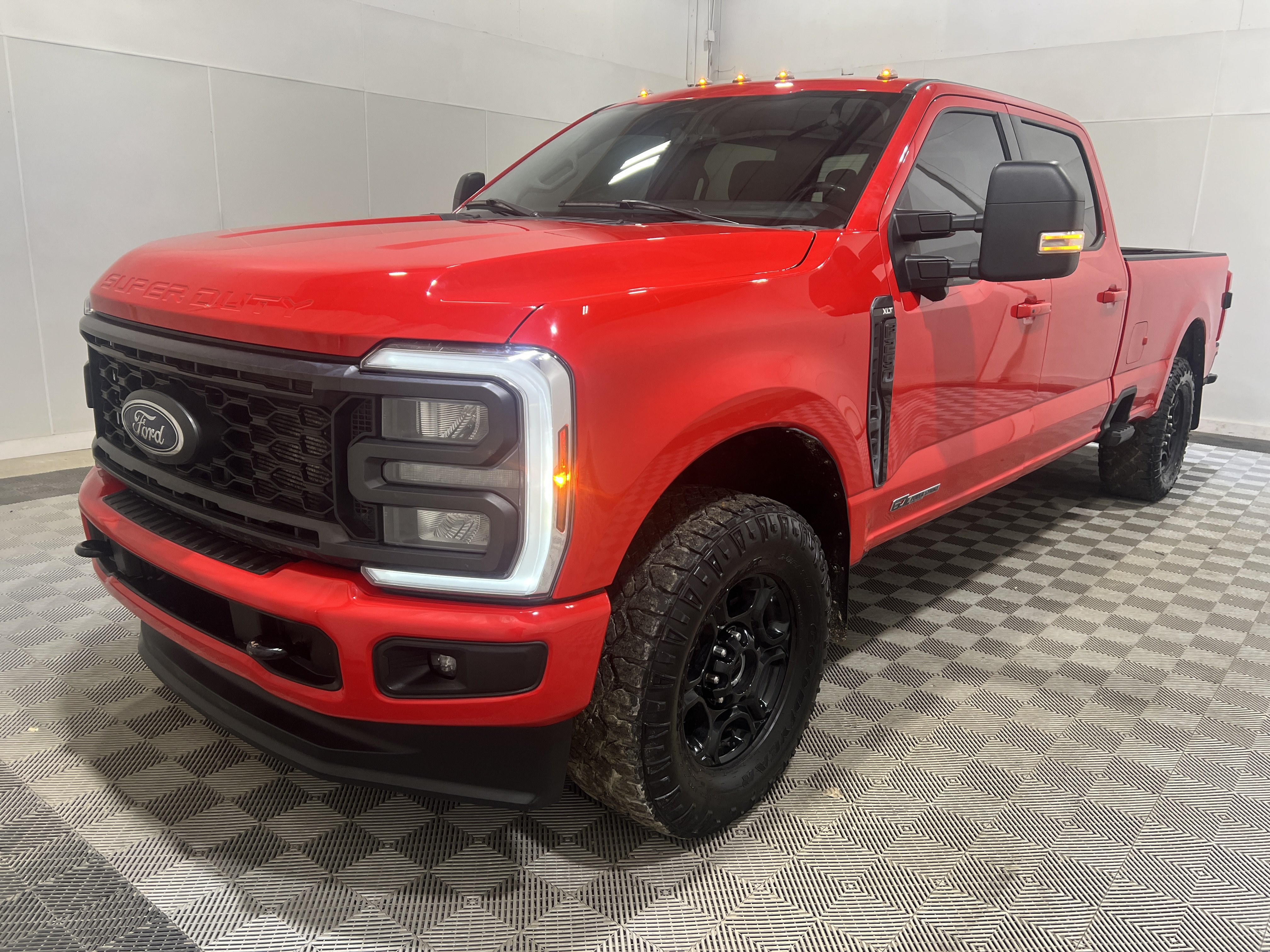 Used 2024 Ford F250 XLT w/ XLT Premium Package AWD/4WD image 1