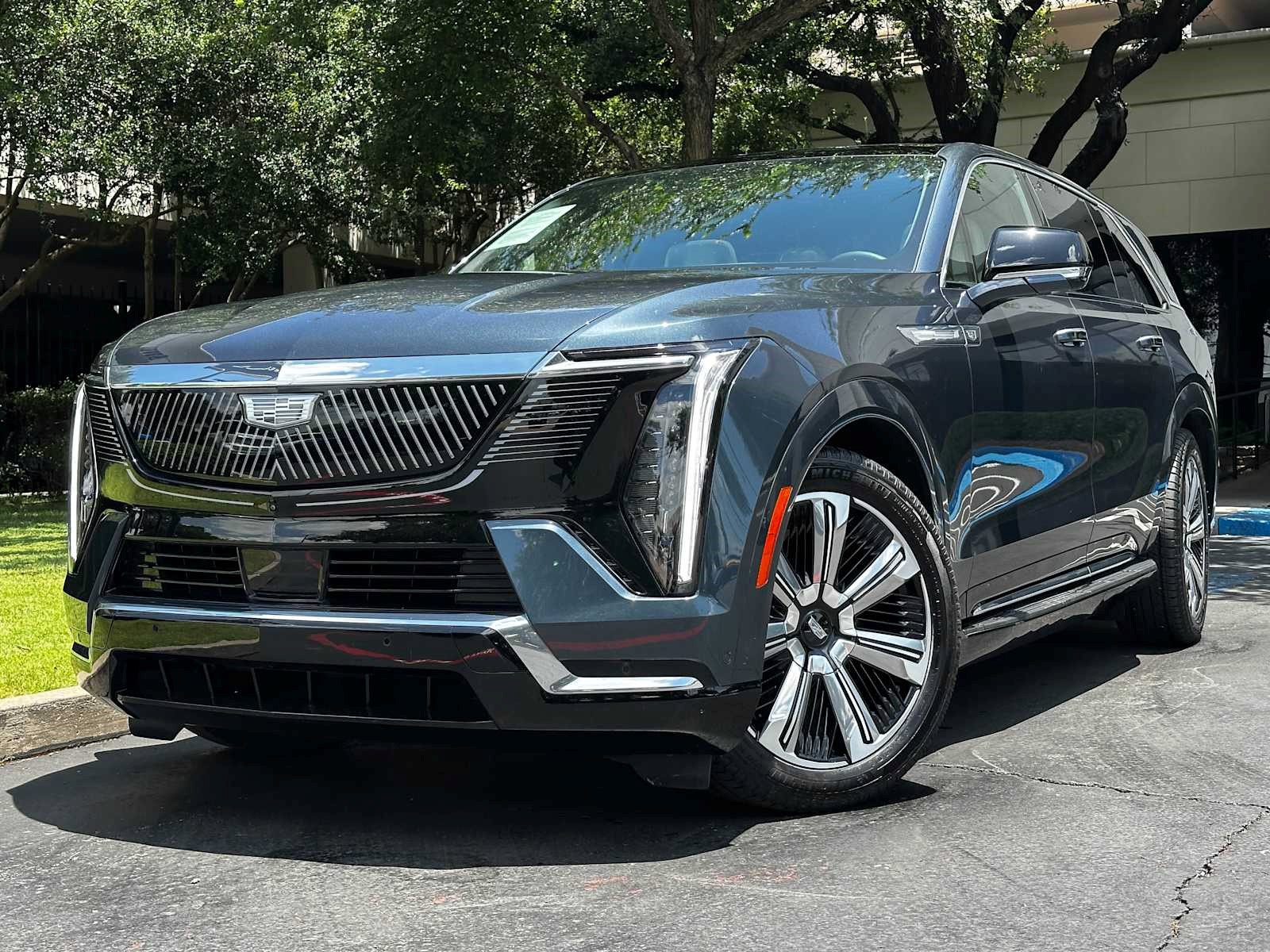 Certified 2025 Cadillac Escalade IQ Luxury 1 w/ Smart Trailering package