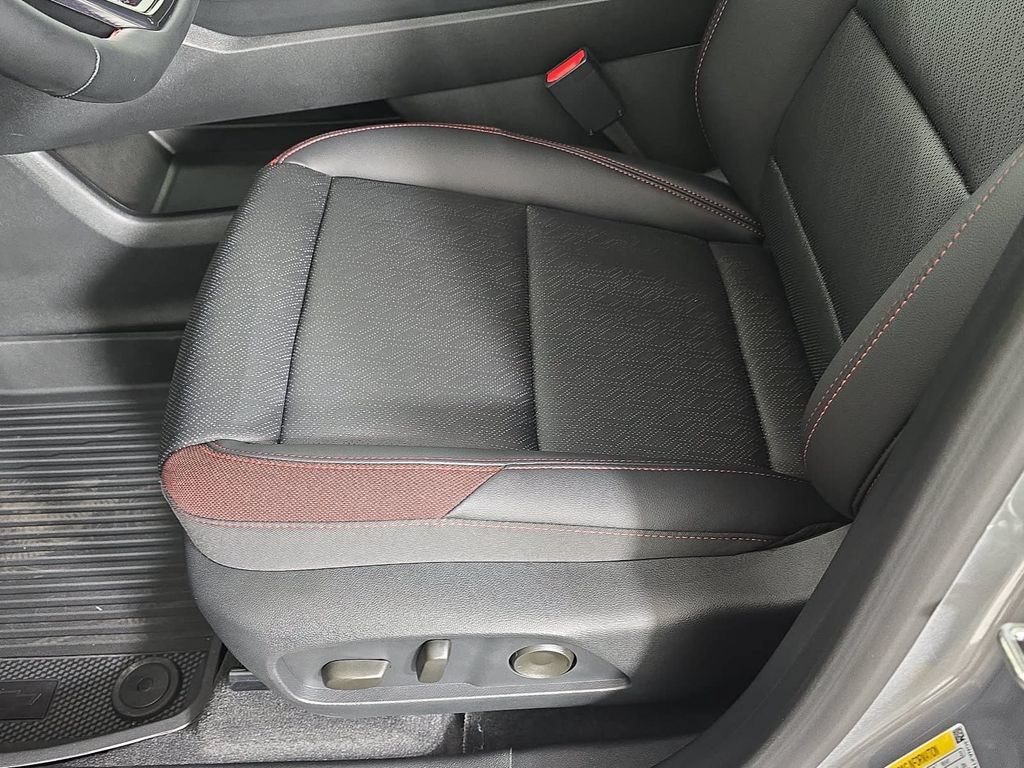 New 2027 Chevrolet Equinox RS w/ Safety and Technology Package AWD/4WD image 25