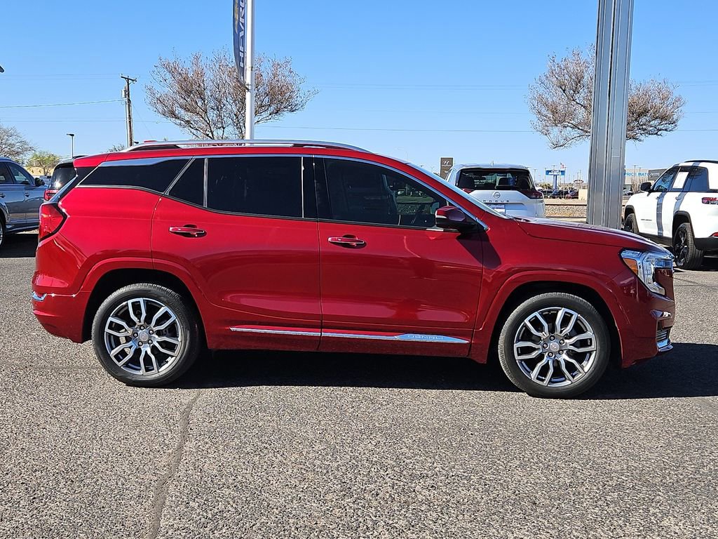 Used 2024 GMC Terrain Denali w/ Denali Premium Package image 5