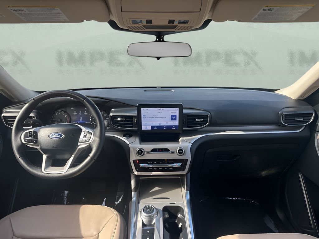 Used 2024 Ford Explorer XLT w/ Equipment Group 202A image 13