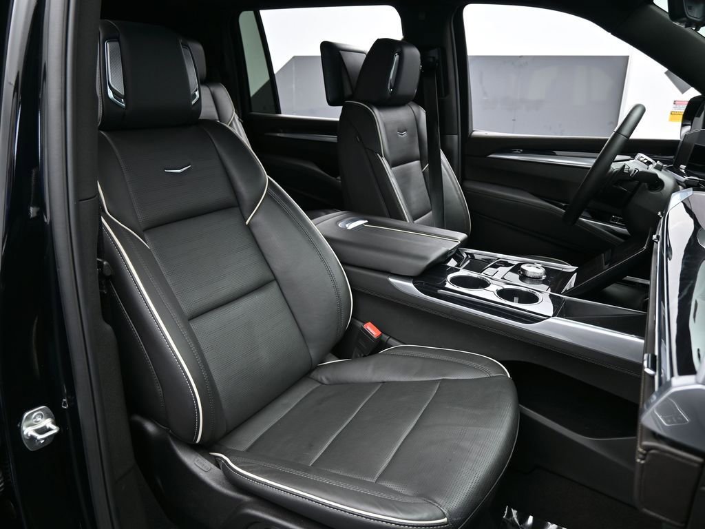 Used 2025 Cadillac Escalade ESV Sport w/ Touring Package image 56