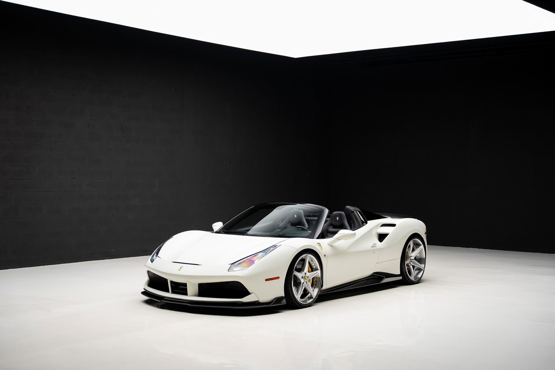 Used 2016 Ferrari 488 Spider RWD image 6