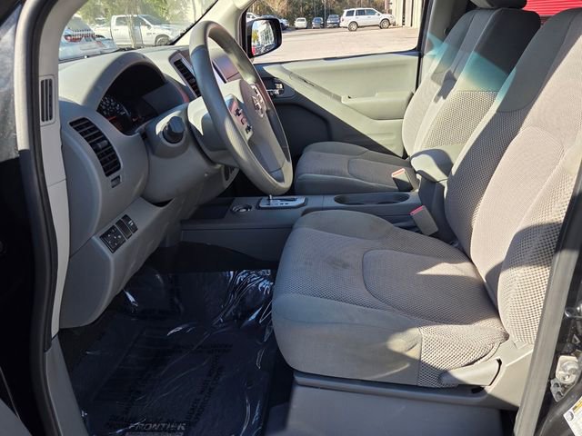 Used 2021 Nissan Frontier SV w/ Midnight Edition Floor Mats image 10