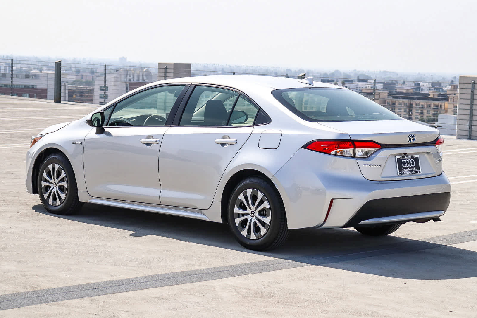 Used 2021 Toyota Corolla LE image 6