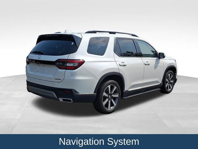 Used 2025 Honda Pilot Touring image 7