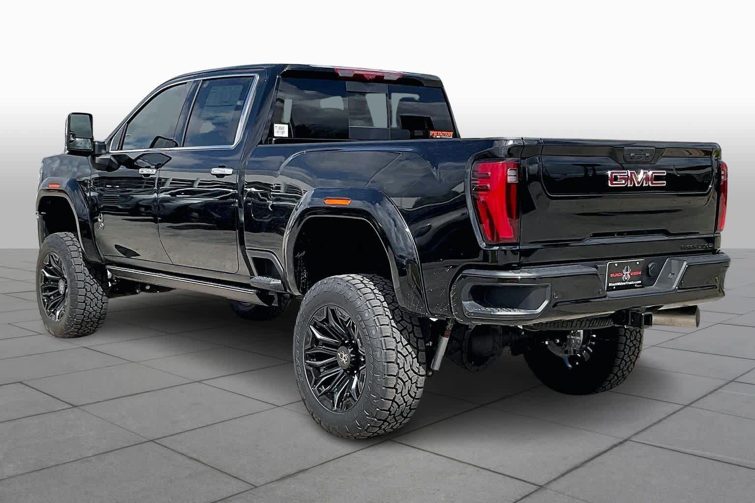 New 2026 GMC Sierra 2500 Denali w/ Denali Reserve Package AWD/4WD image 7