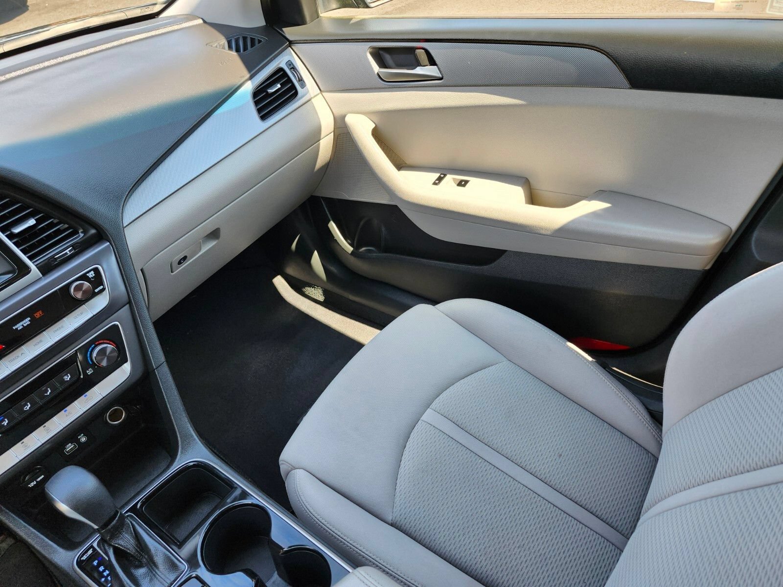 Used 2019 Hyundai Sonata SE FWD image 14