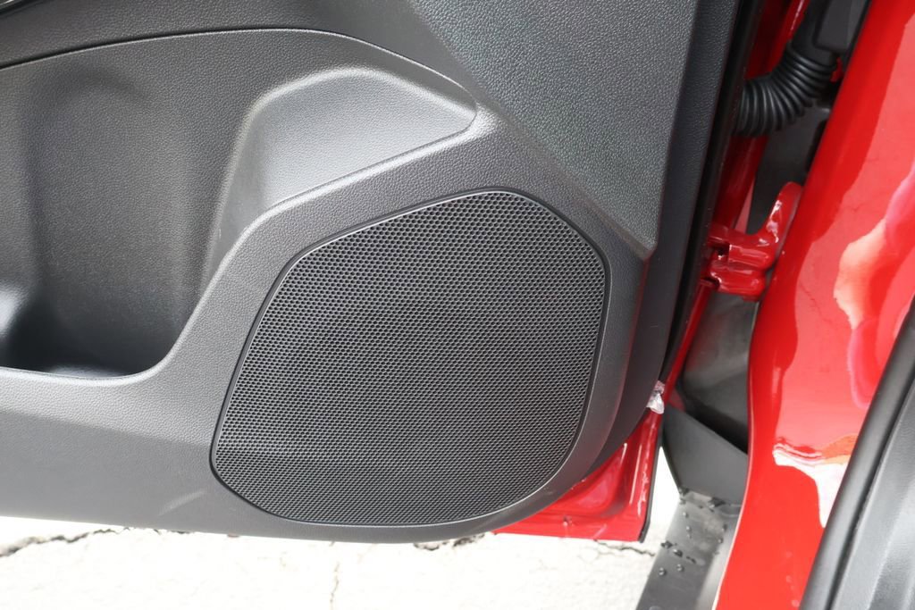 New 2026 Chevrolet Trax LT w/ Sunroof Package FWD image 19