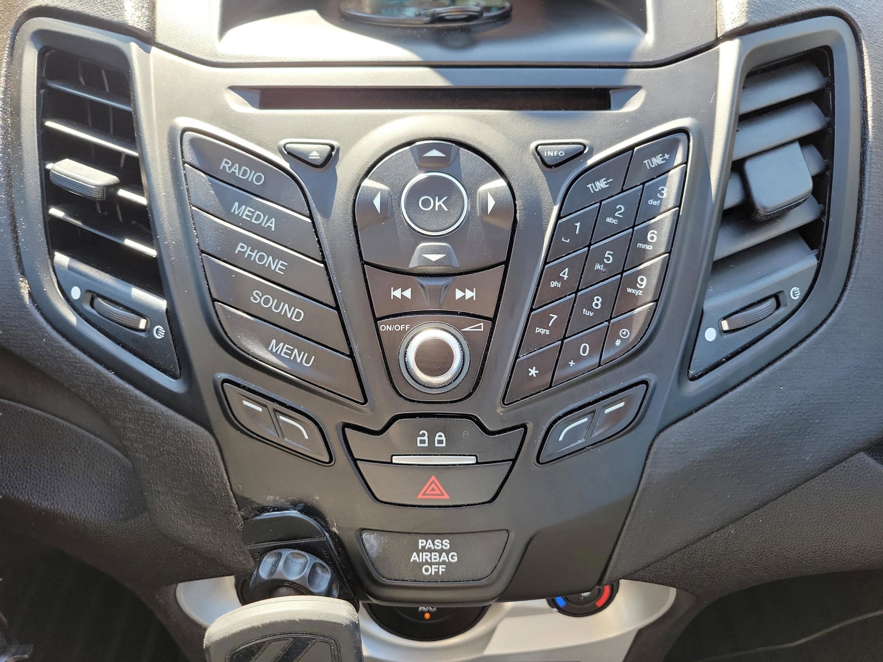 Used 2017 Ford Fiesta SE image 16