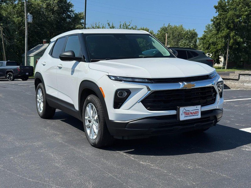Used 2025 Chevrolet TrailBlazer LS w/ LS Convenience Package FWD video 2