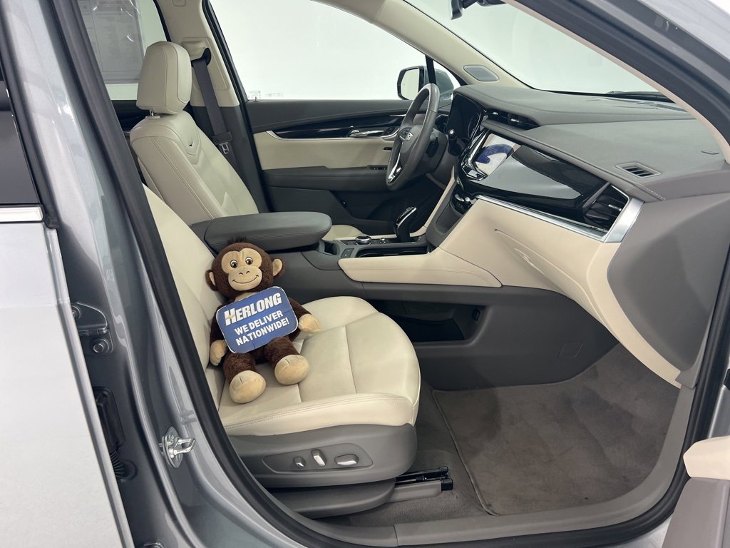 Used 2025 Cadillac XT6 Premium Luxury image 25