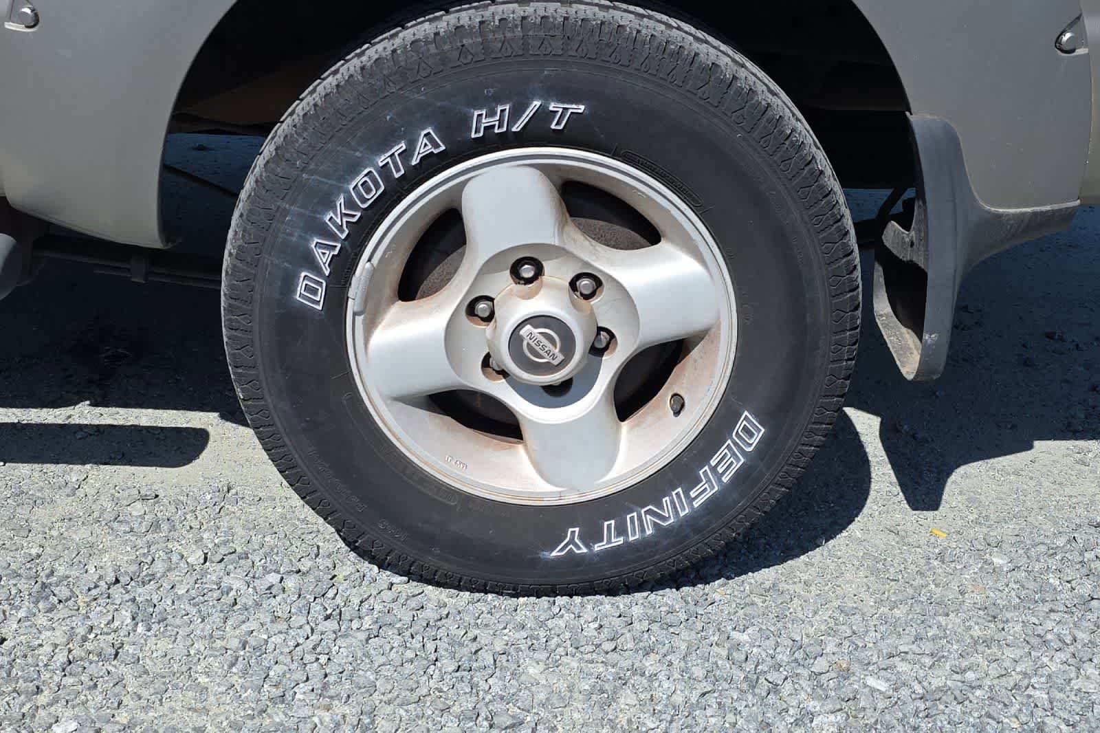 Used 2002 Nissan Frontier SE RWD image 12